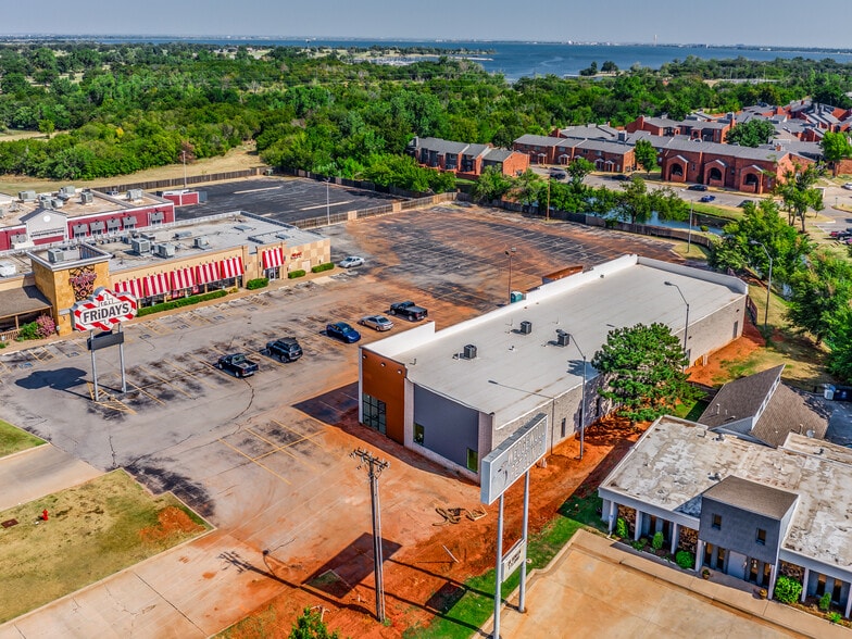 More Photos Of 4235 NW Expressway, Oklahoma City General Retail For Lease