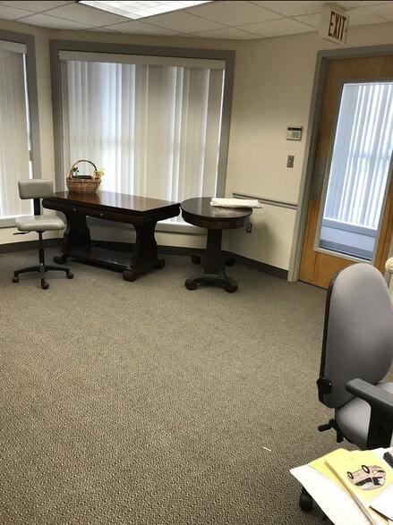 More Photos Of 434 Dunmore St, Throop Medical For Sale