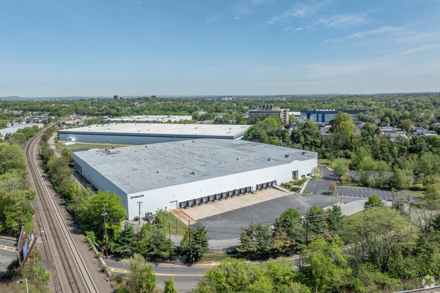 More Photos Of 261 River Rd, Clifton Distribution For Lease