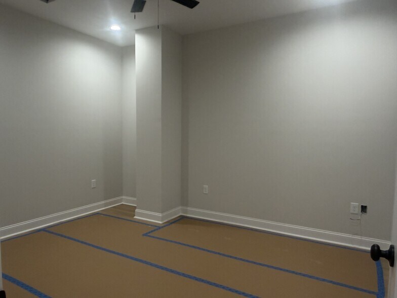 More Photos Of 3304 Hutchinson Ave, Adel Light Manufacturing For Lease