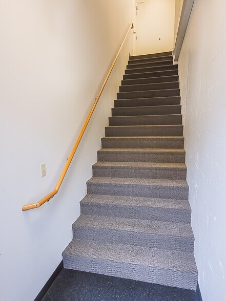 More Photos Of 7721 SE 13th Ave, Portland Storefront Retail Office For Lease