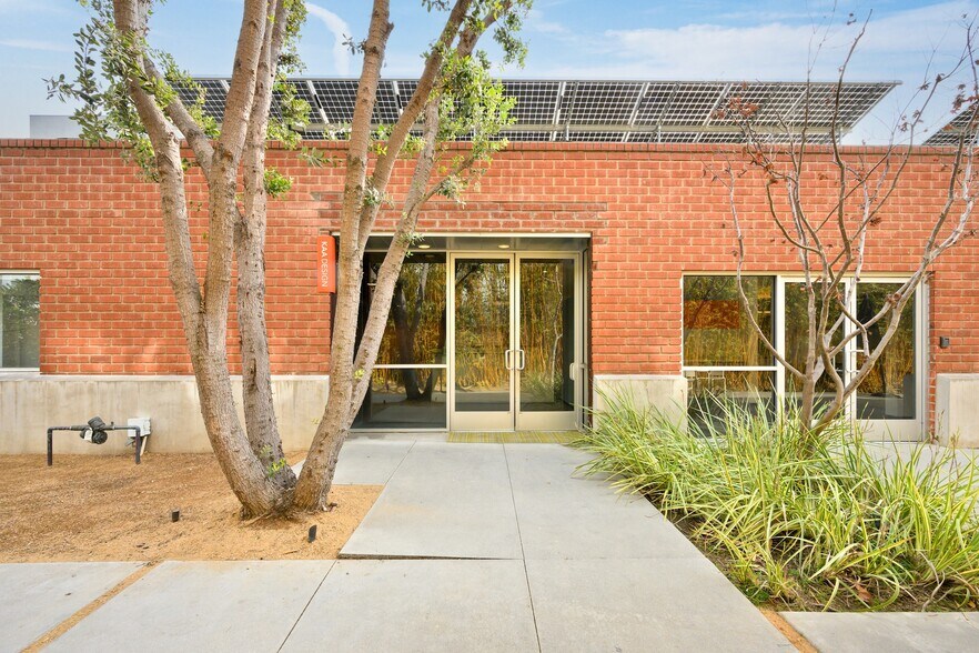 More Photos Of 4201-4203 Redwood Ave, Los Angeles Loft Creative Space For Lease
