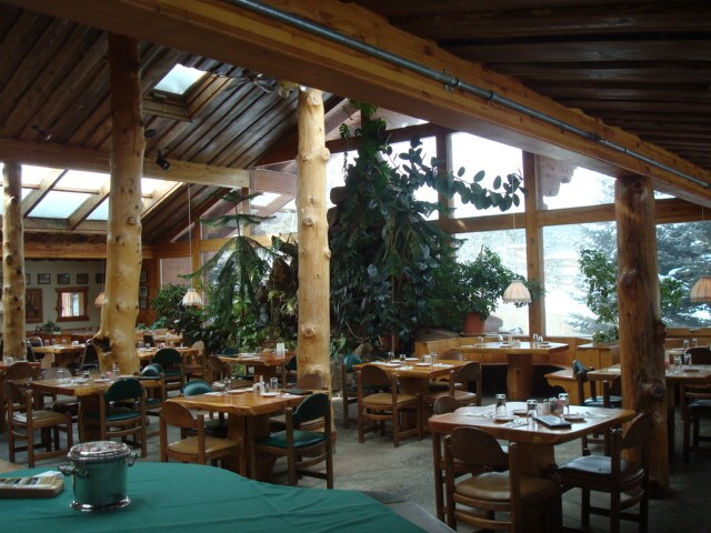 More Photos Of 24 Big Springs Dr, Nederland Restaurant For Lease