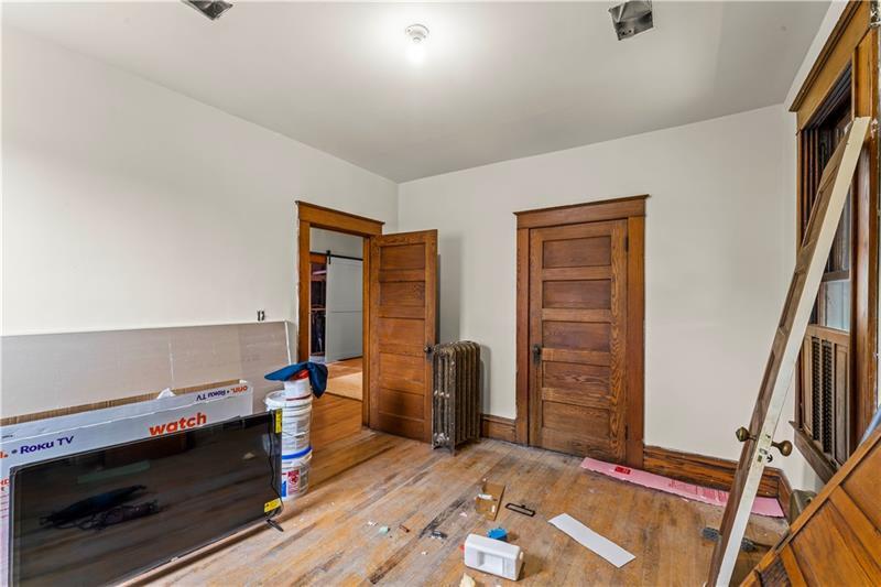 More Photos Of 600 E Maiden St, Washington Office Residential For Sale