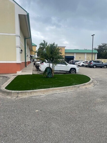 More Photos Of 2354 Surfside Blvd, Cape Coral Storefront For Sale
