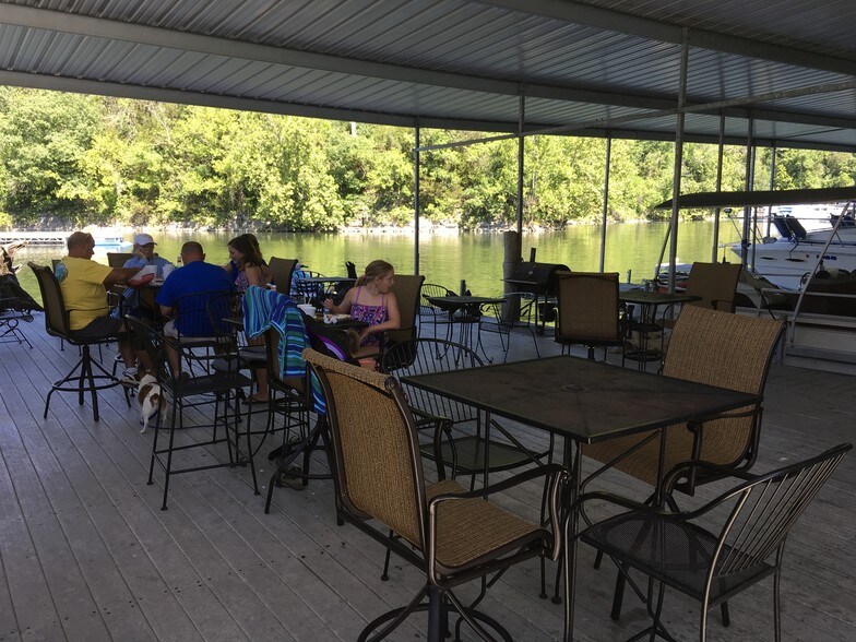 More Photos Of 136 S Homestead Ln, Lancaster Marina For Sale