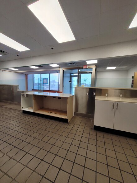 More Photos Of 4313 NW Cache Rd, Lawton Convenience Store For Lease