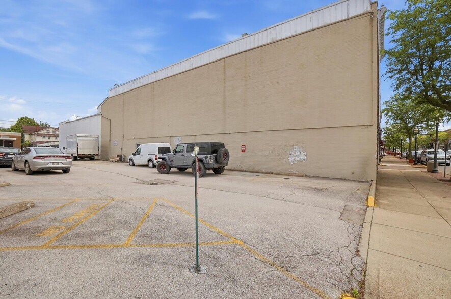 More Photos Of 134 W Court St, Washington Court House General Retail For Sale