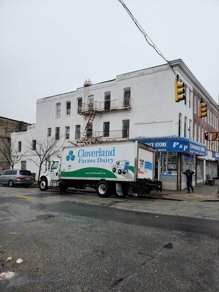 More Photos Of 2001 W Pratt St, Baltimore Freestanding For Sale