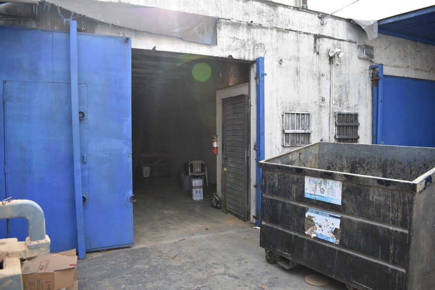 More Photos Of 8614-8616 Mettler St, Los Angeles Industrial For Sale