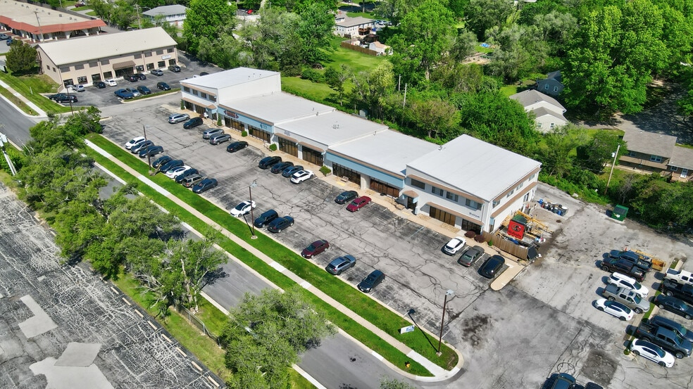 More Photos Of 12400-12460 W 62nd Ter, Shawnee Storefront Retail Office For Lease