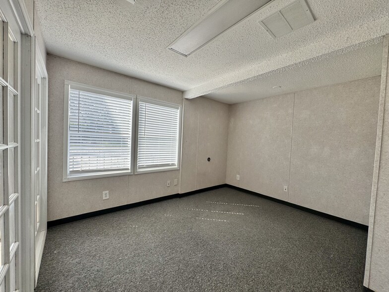 More Photos Of 9000 Philips Hwy, Jacksonville Land For Sale