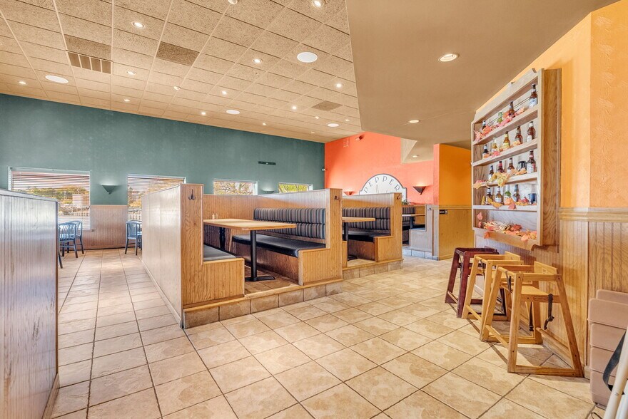 More Photos Of 119 Clinton Ave, Saint Clair Restaurant For Sale