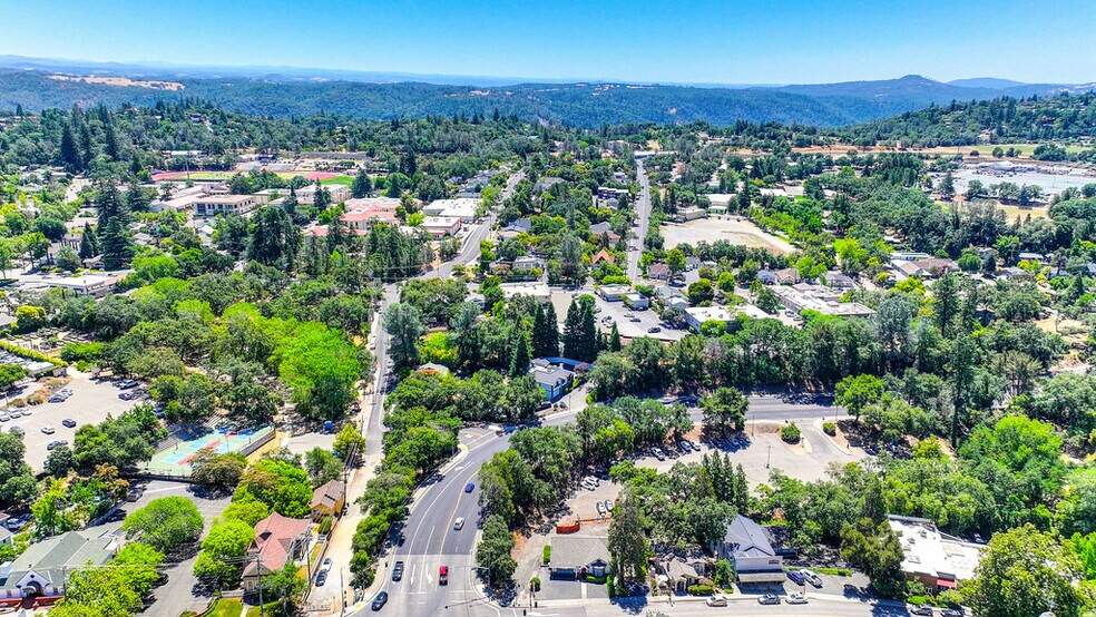 More Photos Of 1407-1409 Lincoln Way, Auburn Office For Sale