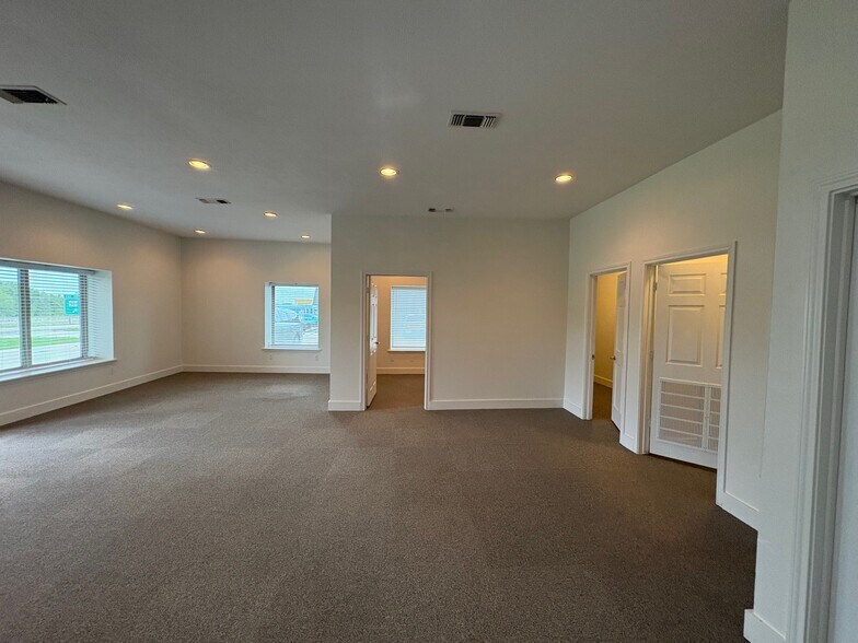 More Photos Of 1325 Shannon Rd E, Sulphur Springs Medical For Lease