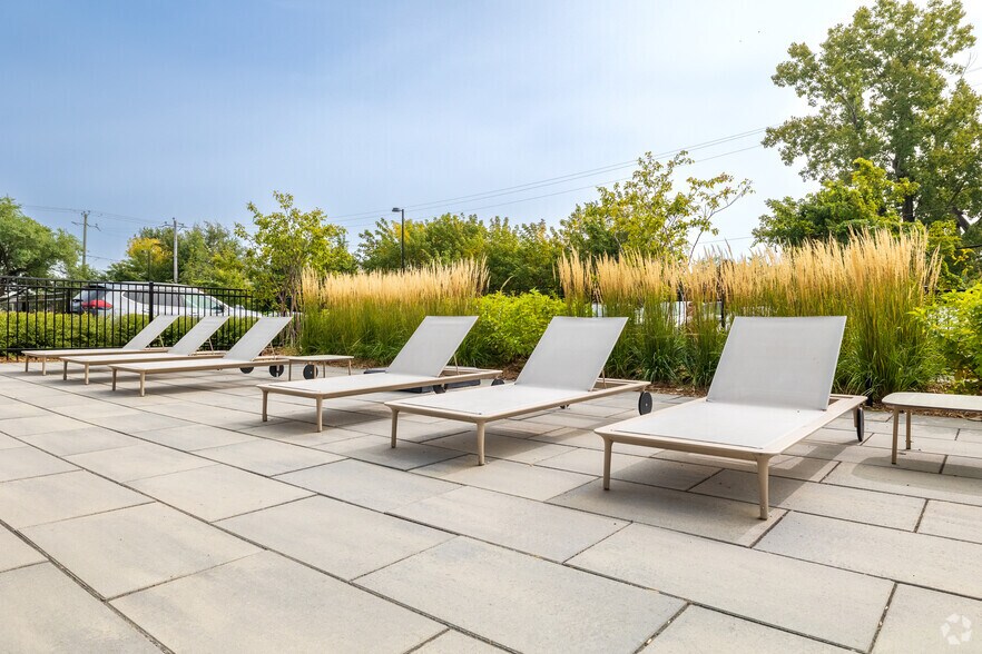 More Photos Of 8405 Pl Saint-Charles, Brossard Apartments For Lease