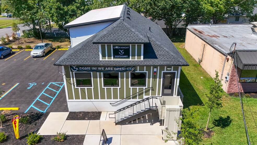 More Photos Of 831 Hamilton St, Somerset Freestanding For Sale