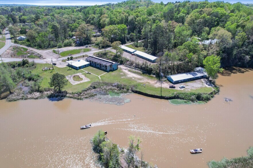 More Photos Of 1010 N Eufaula Ave, Eufaula Hotel For Sale