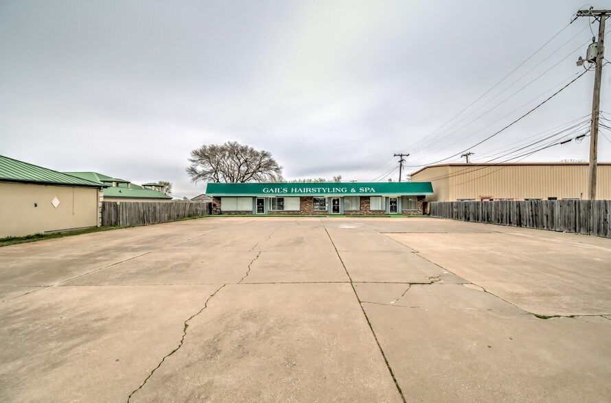 More Photos Of 3920 Nowata Rd, Bartlesville Freestanding For Sale