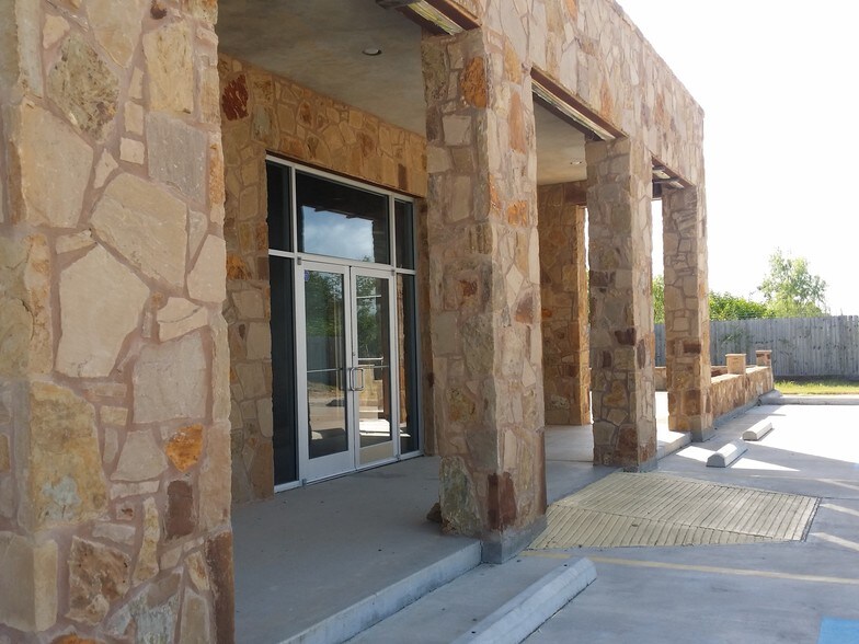 More Photos Of 427 NAS Dr, Corpus Christi Restaurant For Sale