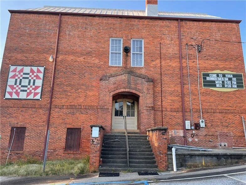 More Photos Of 201 N College St, Walhalla Specialty For Sale