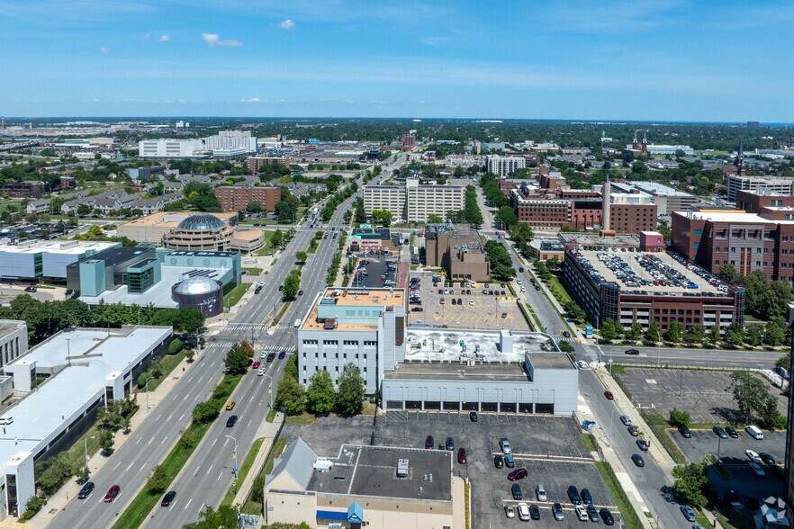 More Photos Of 110 E Warren Ave, Detroit Medical For Lease
