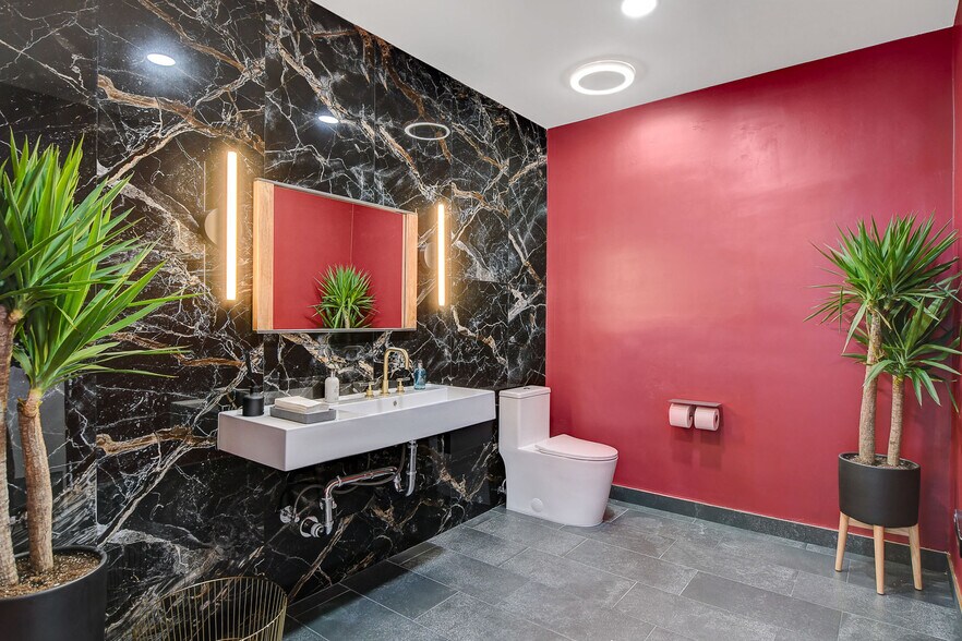 More Photos Of 319 S 3rd St, Las Vegas Loft Creative Space For Sale