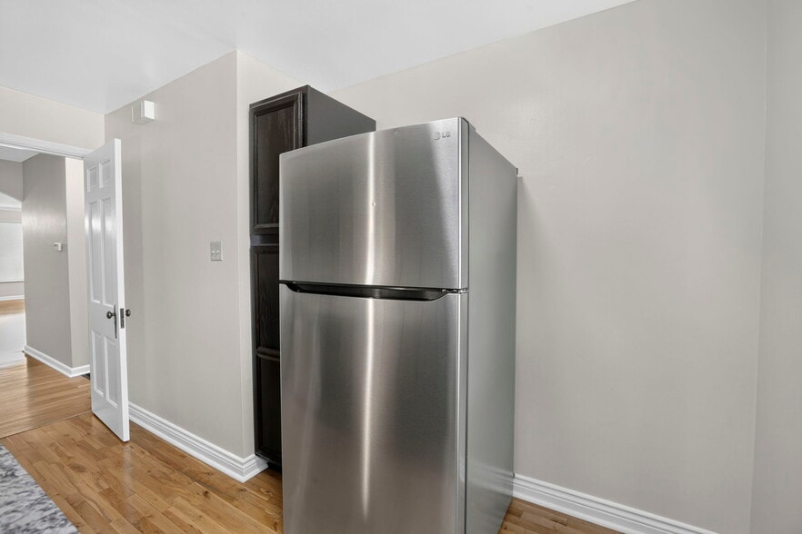 More Photos Of 802 Kenwick Rd, Columbus Apartments For Sale