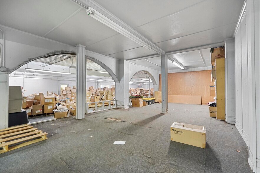 More Photos Of 2001 I-30 E, Greenville Light Manufacturing For Lease