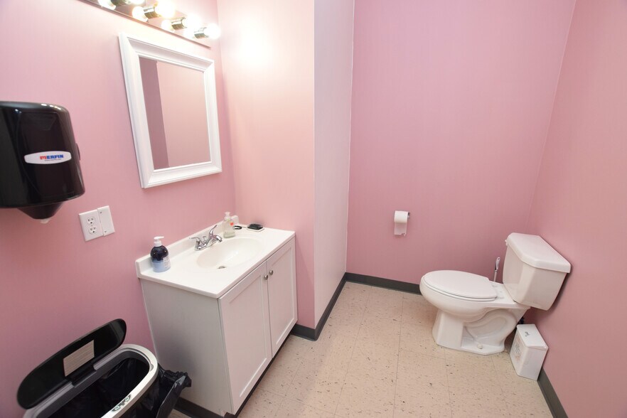 More Photos Of 5488 Richfield Rd, Flint Warehouse For Sale