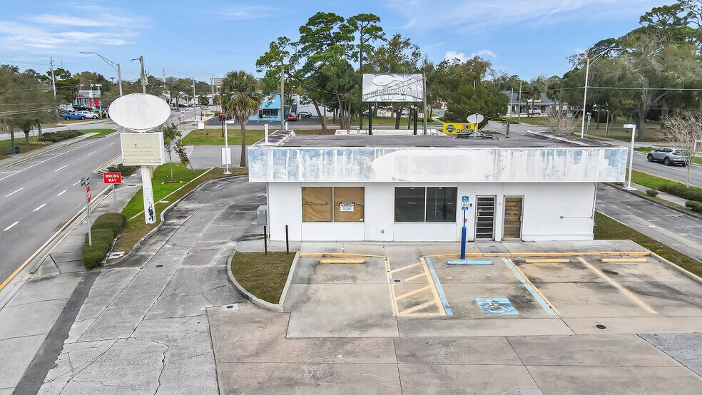 More Photos Of 1220 S Washington Ave, Titusville Convenience Store For Sale