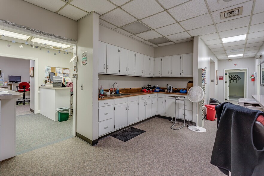 More Photos Of 20 S Stewart St, Winchester Medical For Sale