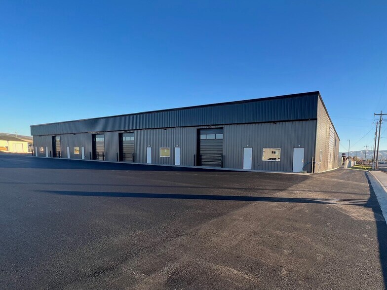 More Photos Of 231 Tailwind Cir, Chubbuck Industrial For Lease