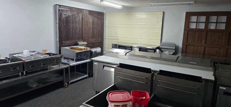 More Photos Of 800 Brandi Ln, Round Rock Warehouse For Lease
