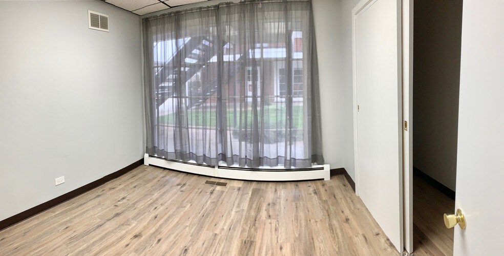 More Photos Of 5508 S Brainard Ave, Countryside Apartments For Lease