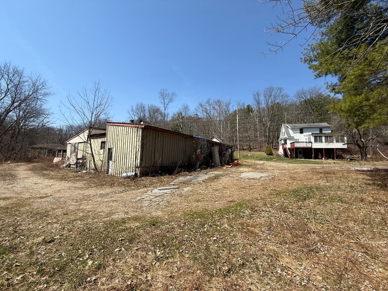 More Photos Of 137 Southbridge Rd, Charlton Warehouse For Sale