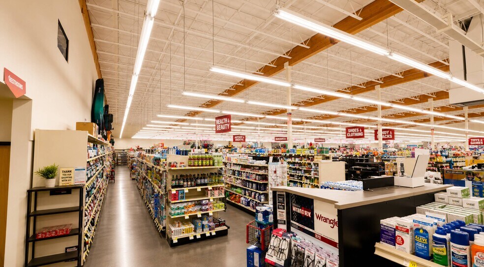 More Photos Of 2601 Falk Rd, Vancouver Freestanding For Lease