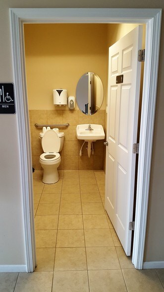 More Photos Of 1221 E 25th St, Lawrence Warehouse For Lease