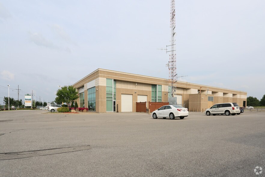 More Photos Of 102 Commerce Park Dr, Barrie Flex For Sale