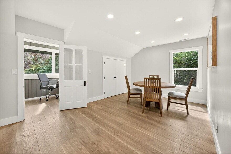 More Photos Of 111 Cedar St, Rogue River Office Residential For Sale