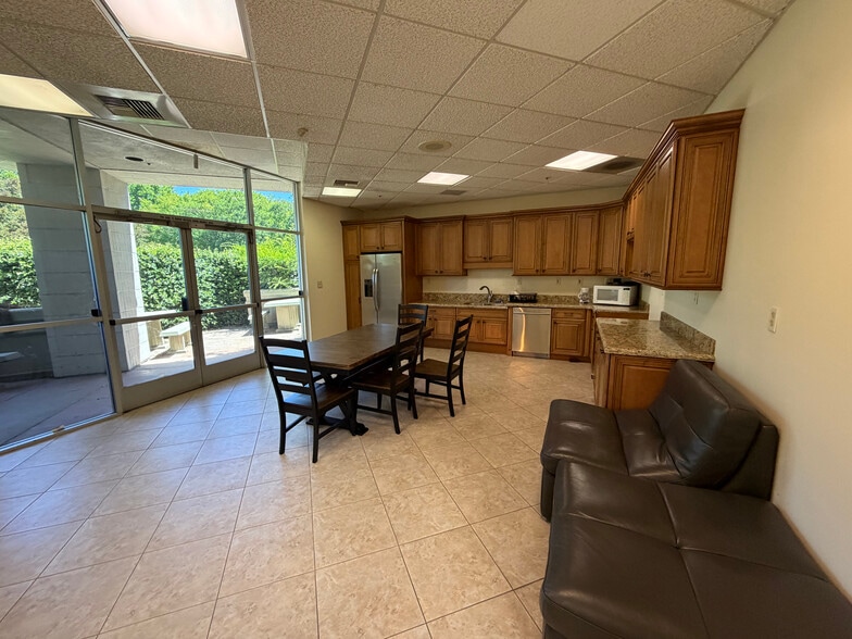 More Photos Of 3443 Deer Park Dr, Stockton Office For Lease