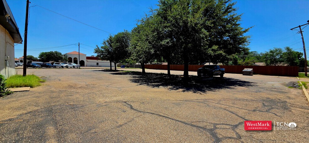 More Photos Of 5015 Knoxville Ave, Lubbock Office For Sale