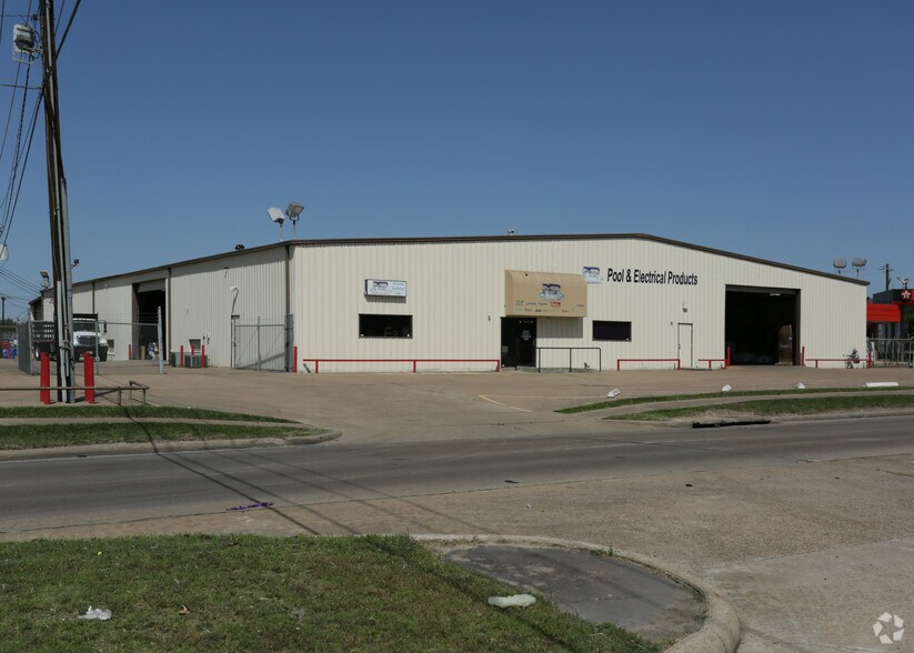 More Photos Of 10610 Wilcrest Dr, Houston Warehouse For Sale