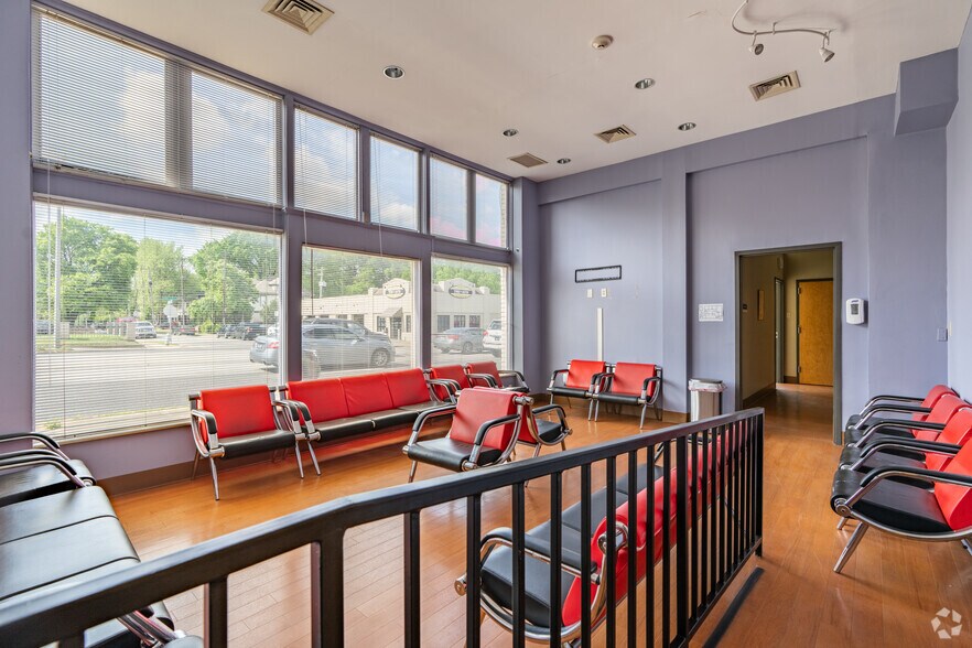 More Photos Of 1726 Poplar Ave, Memphis Medical For Sale