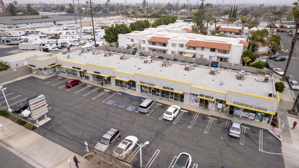 More Photos Of 2701-2717 W Lincoln Ave, Anaheim Unknown For Lease