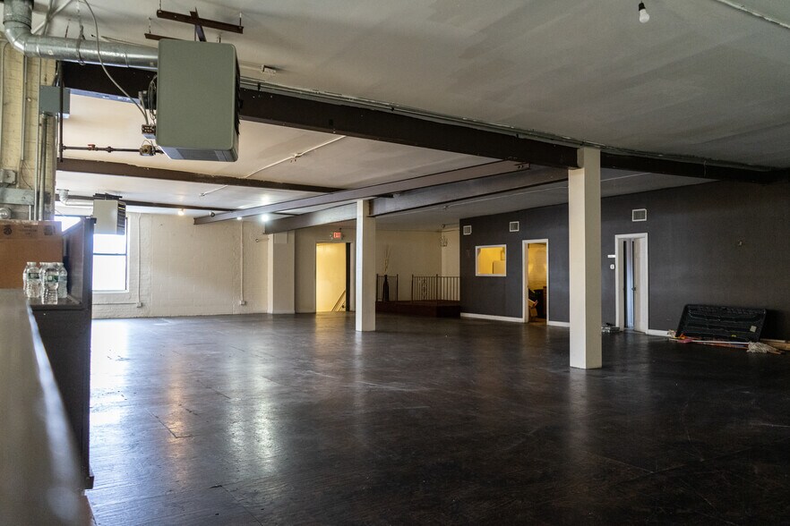 More Photos Of 161 Jamaica Ave, Brooklyn Storefront Retail Office For Lease