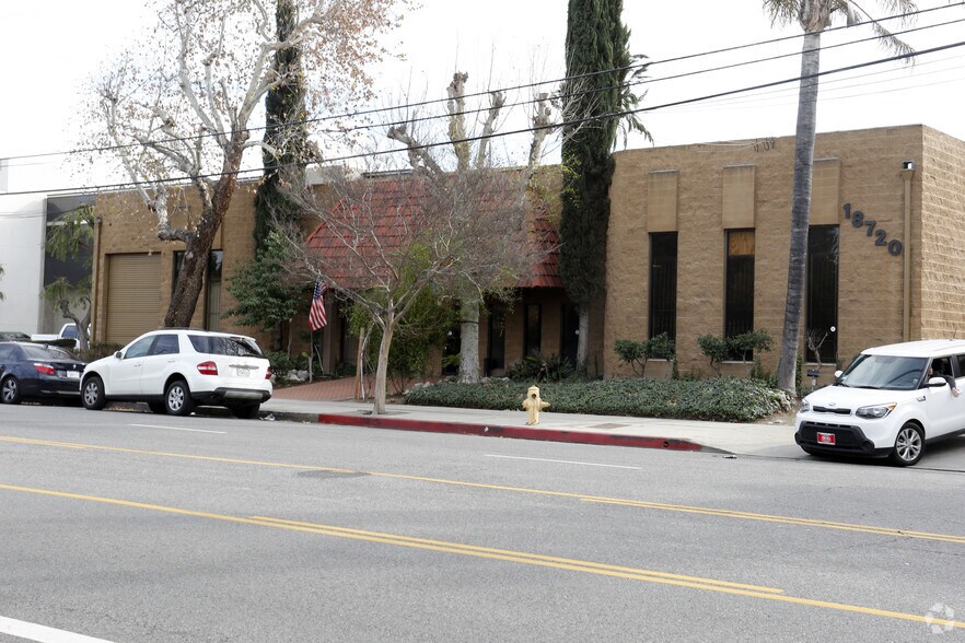 Primary Photo Of 18720 Oxnard St, Tarzana Warehouse For Lease
