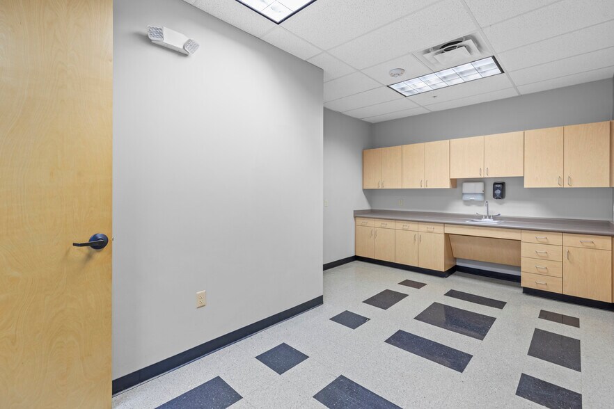 More Photos Of 1123 N Main Ave, San Antonio Medical For Sale