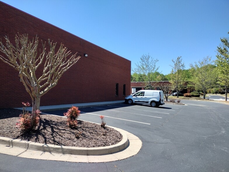 More Photos Of 5207 Belle Wood Ct, Buford Warehouse For Sale