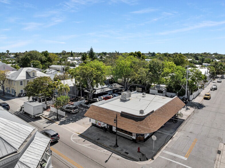 More Photos Of 1000-1006 Truman Ave, Key West Bar For Sale
